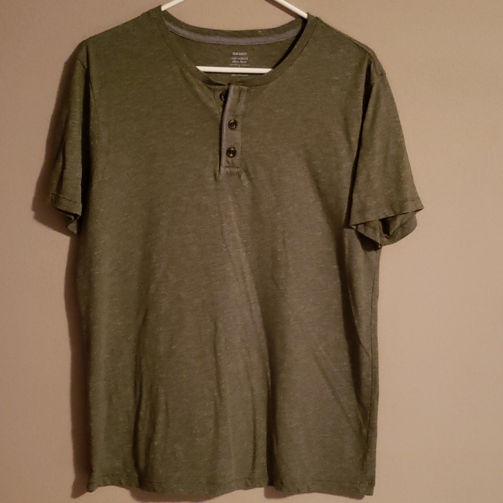 Men's Old Navy tee, excellent condition